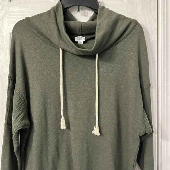 Peyton Jensen Tunic style top - Picture 2 of 5